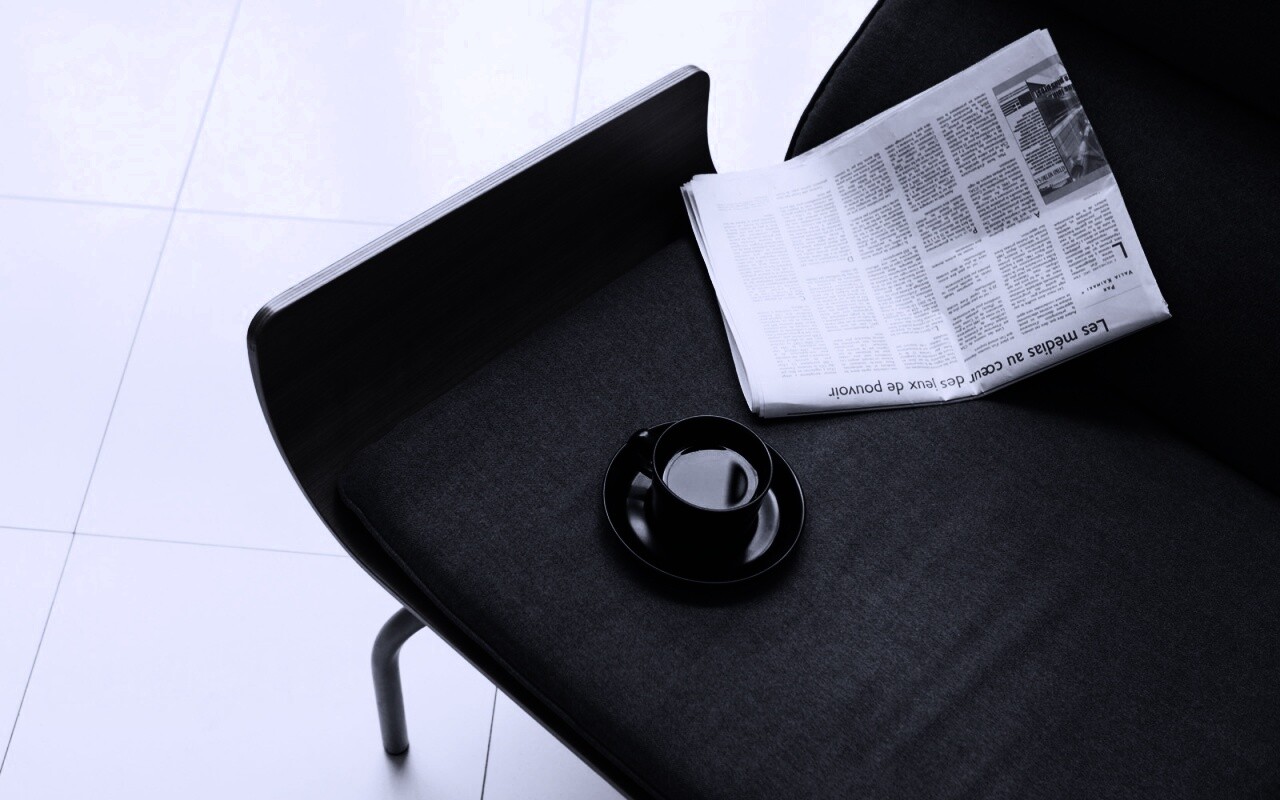 Кофе на стуле обои