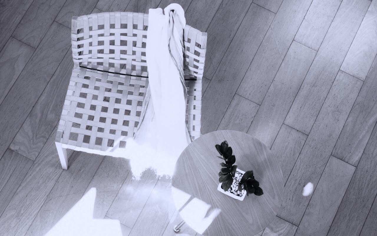 Отдых на плетенном кресле обои