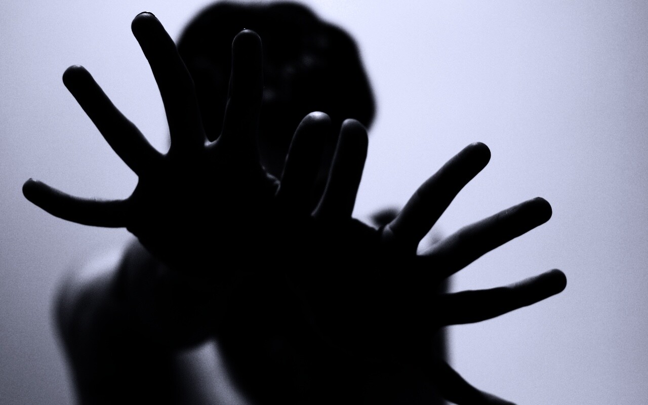 Руки тянутся к тебе обои