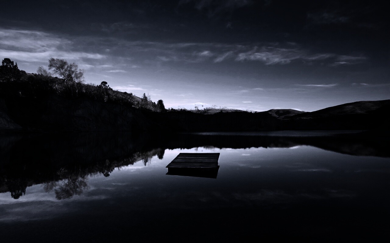 Уединенное озеро обои