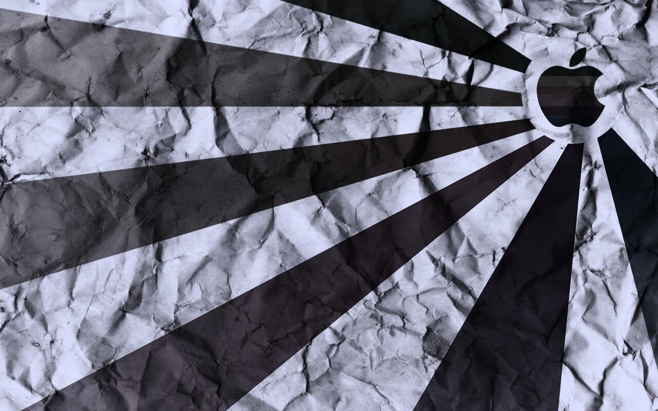 Радужный логотип Apple на мятой бумаге обои