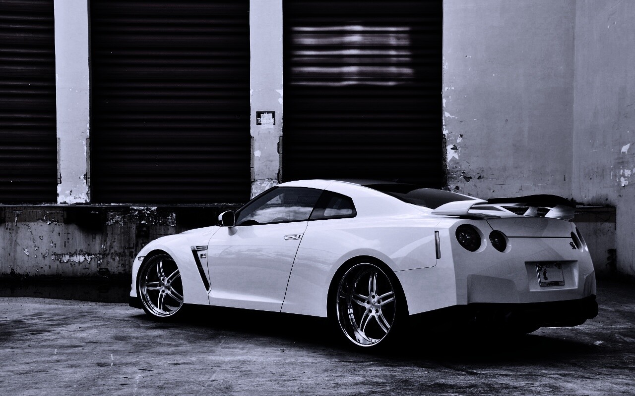 Спортивный Nissan обои