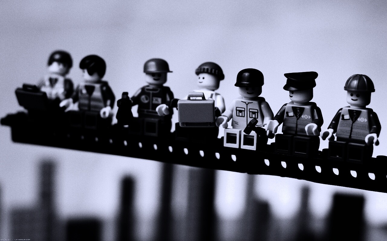 Lego строители обедают на балке обои