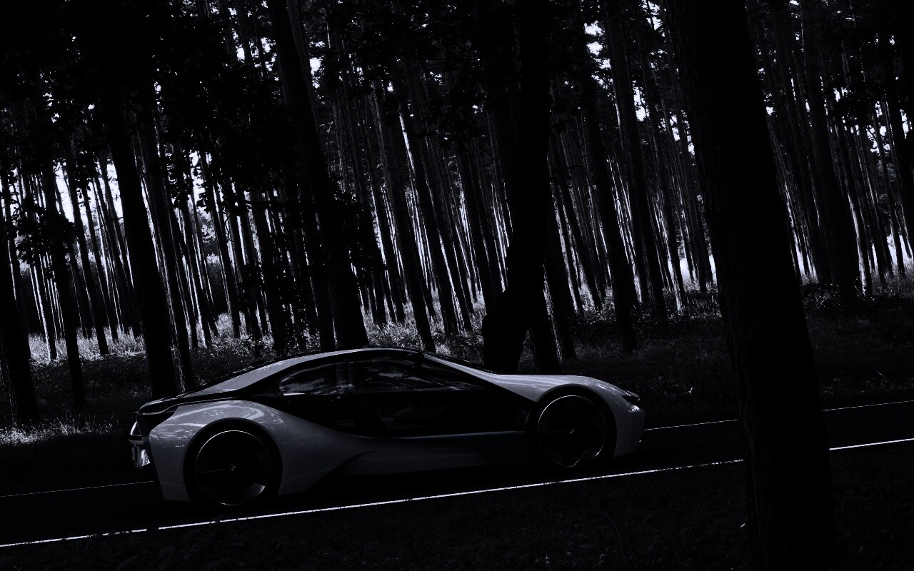 Спорткар BMW на лесной дороге обои