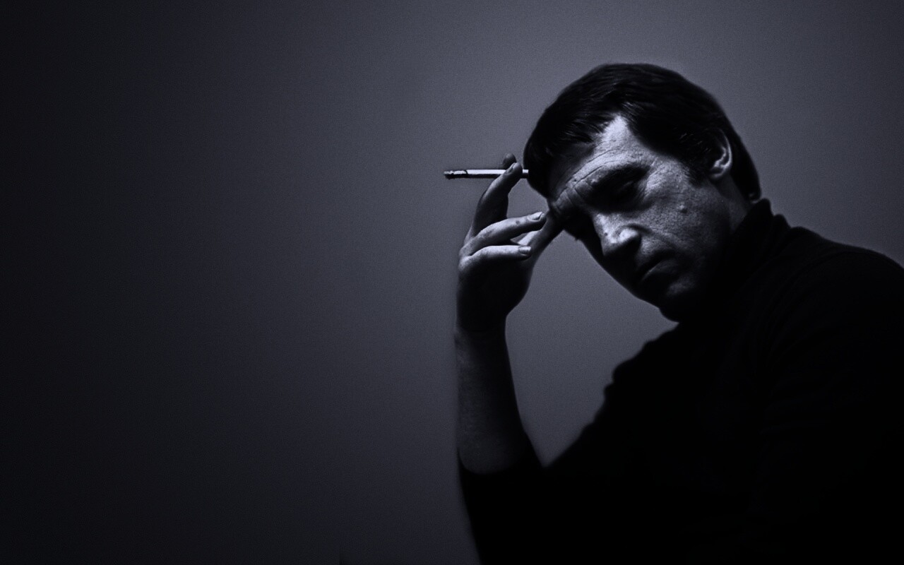 Владимир Высоцкий с сигаретой в руке обои