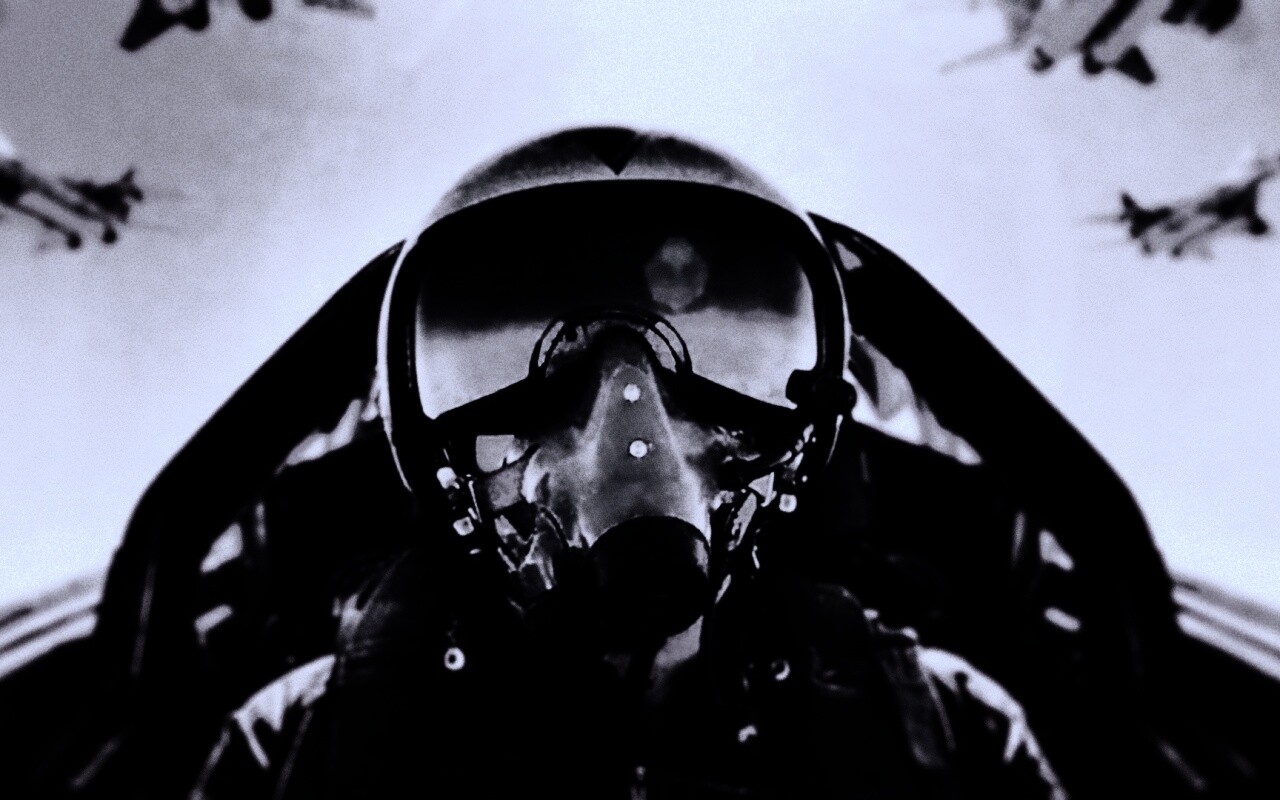 Пилот истребителя обои