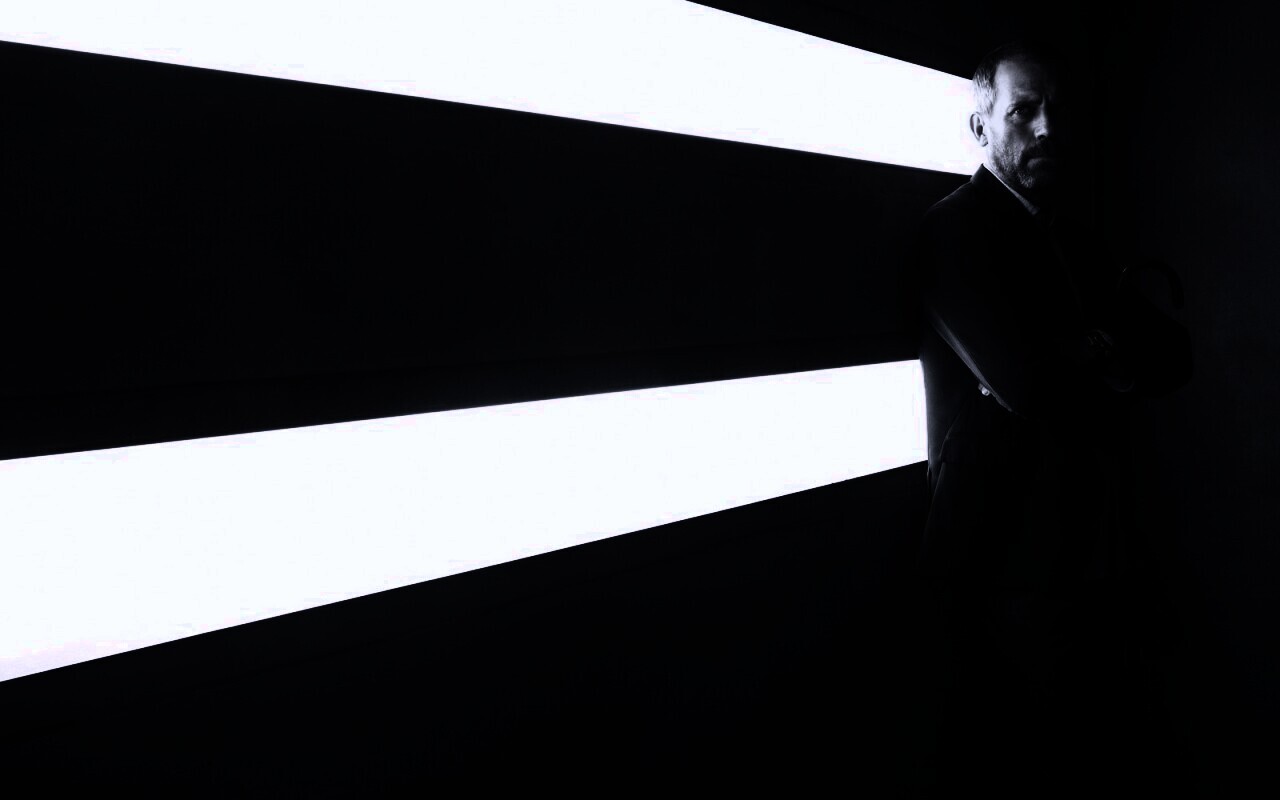 Хаус в лаборатории обои