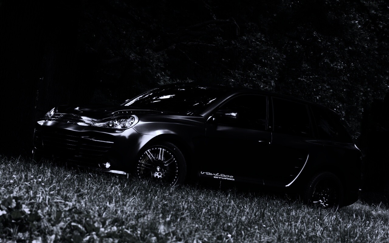 Концепт внедорожника в лесу обои