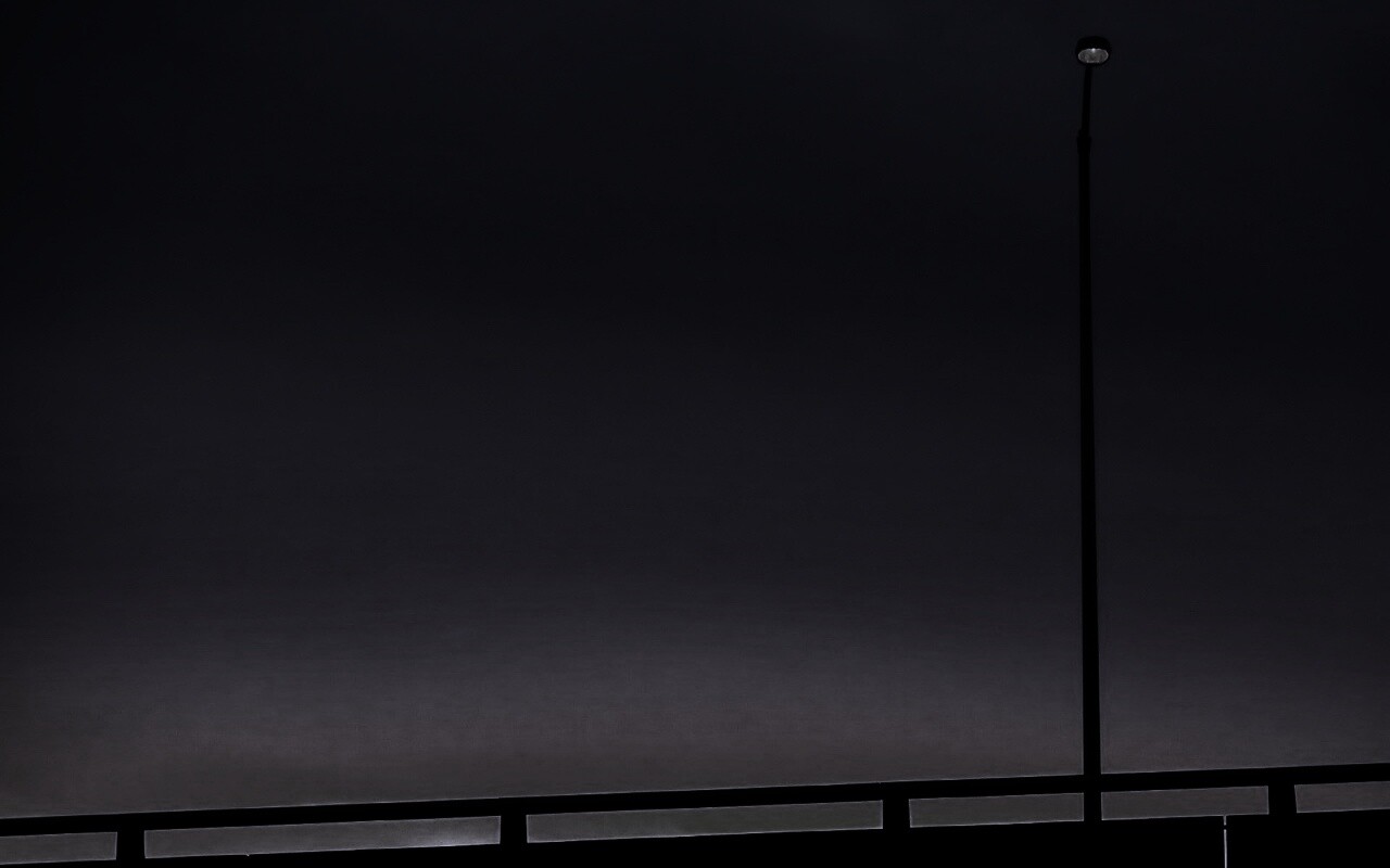 Одинокий фонарь обои