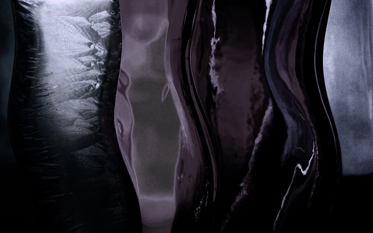 Цветные линии на стекле обои