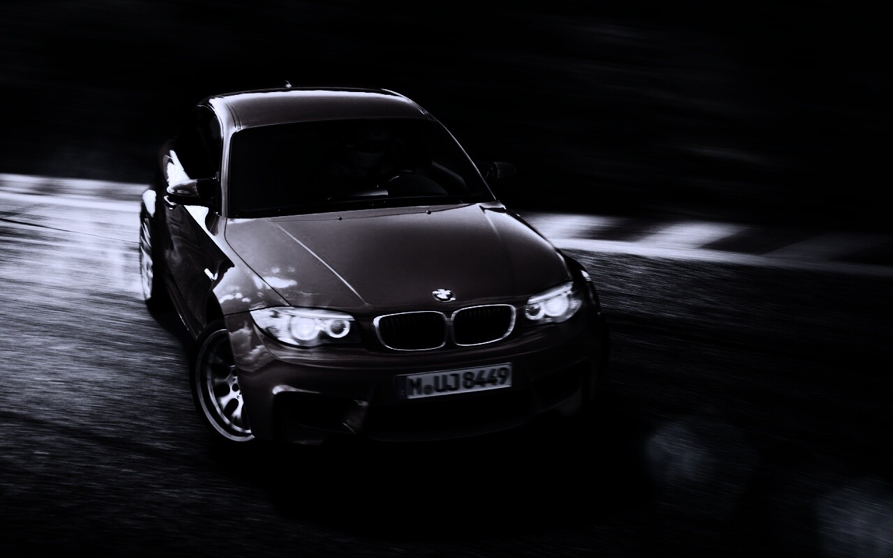 BMW M1 в заносе на треке обои