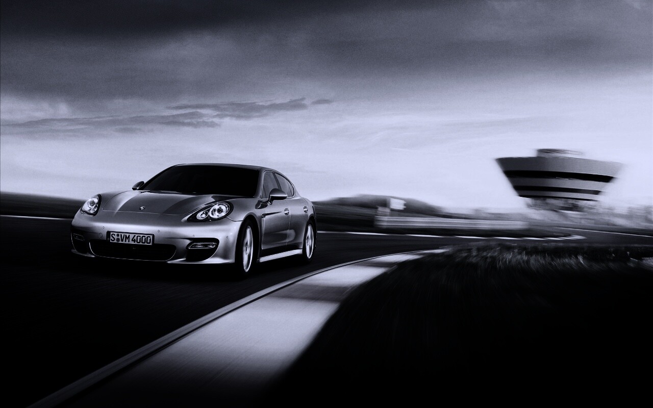 Автомобиль на треке обои