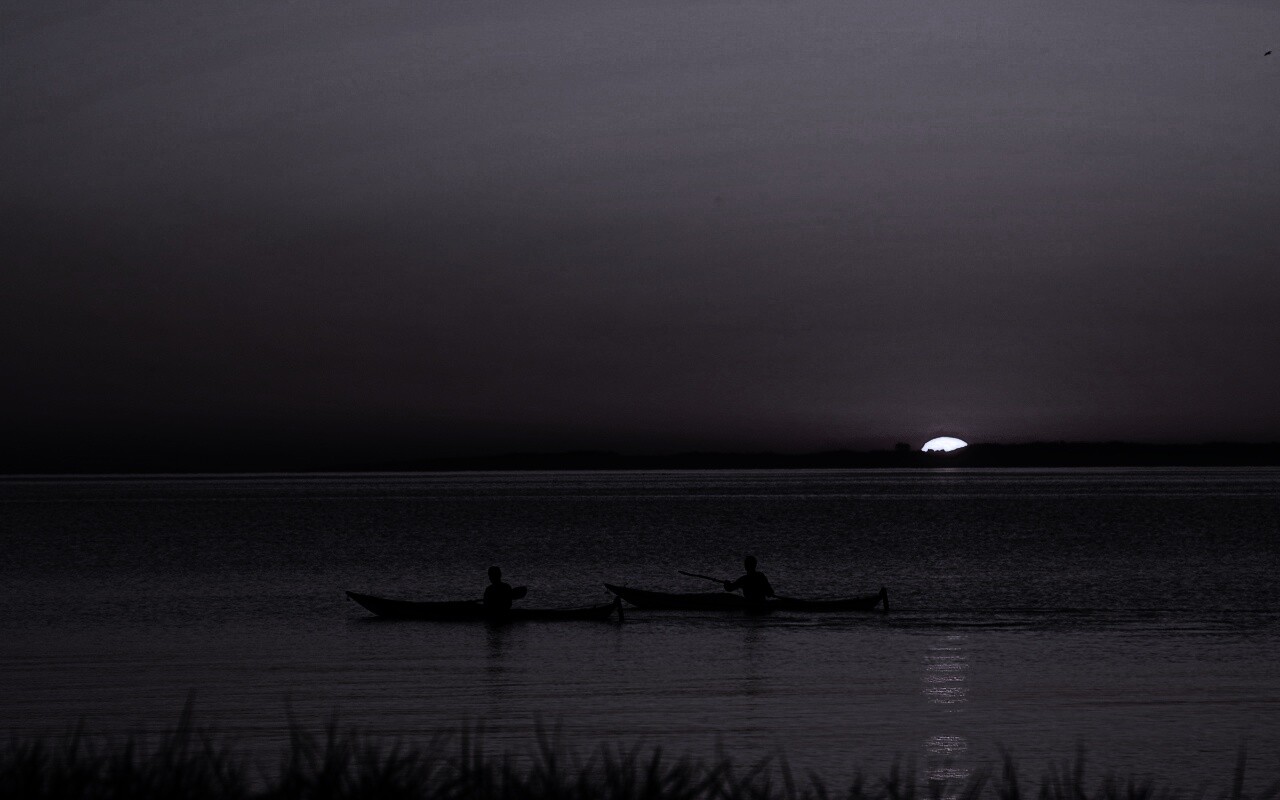 Рыбаки на лодках обои