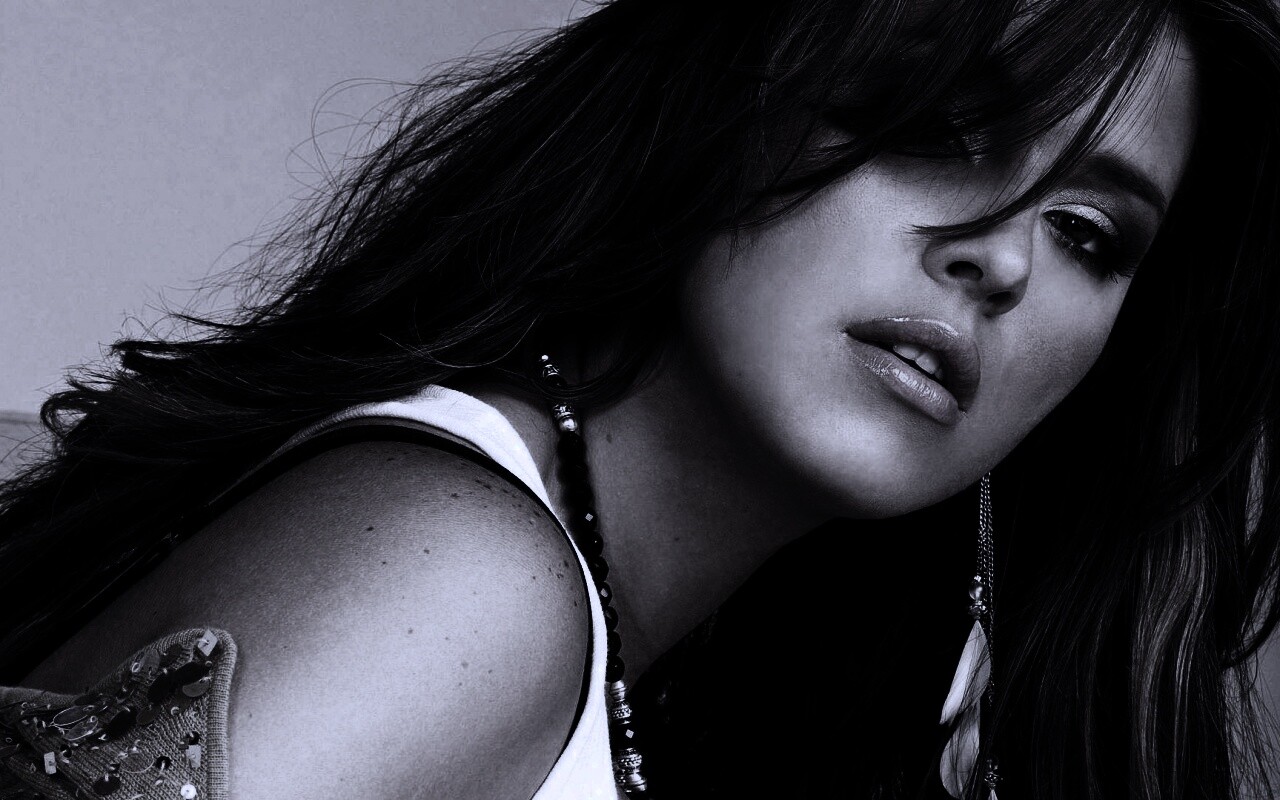 Брюнетка обои