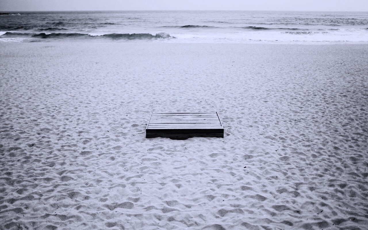 Ящик на пляже обои