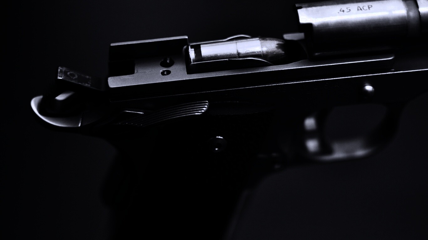 Разобранный пистолет обои