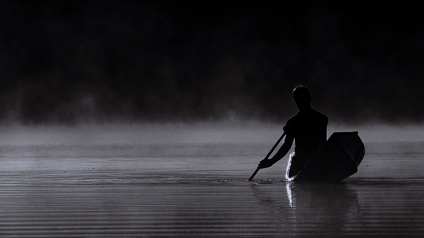 Один в лодке обои