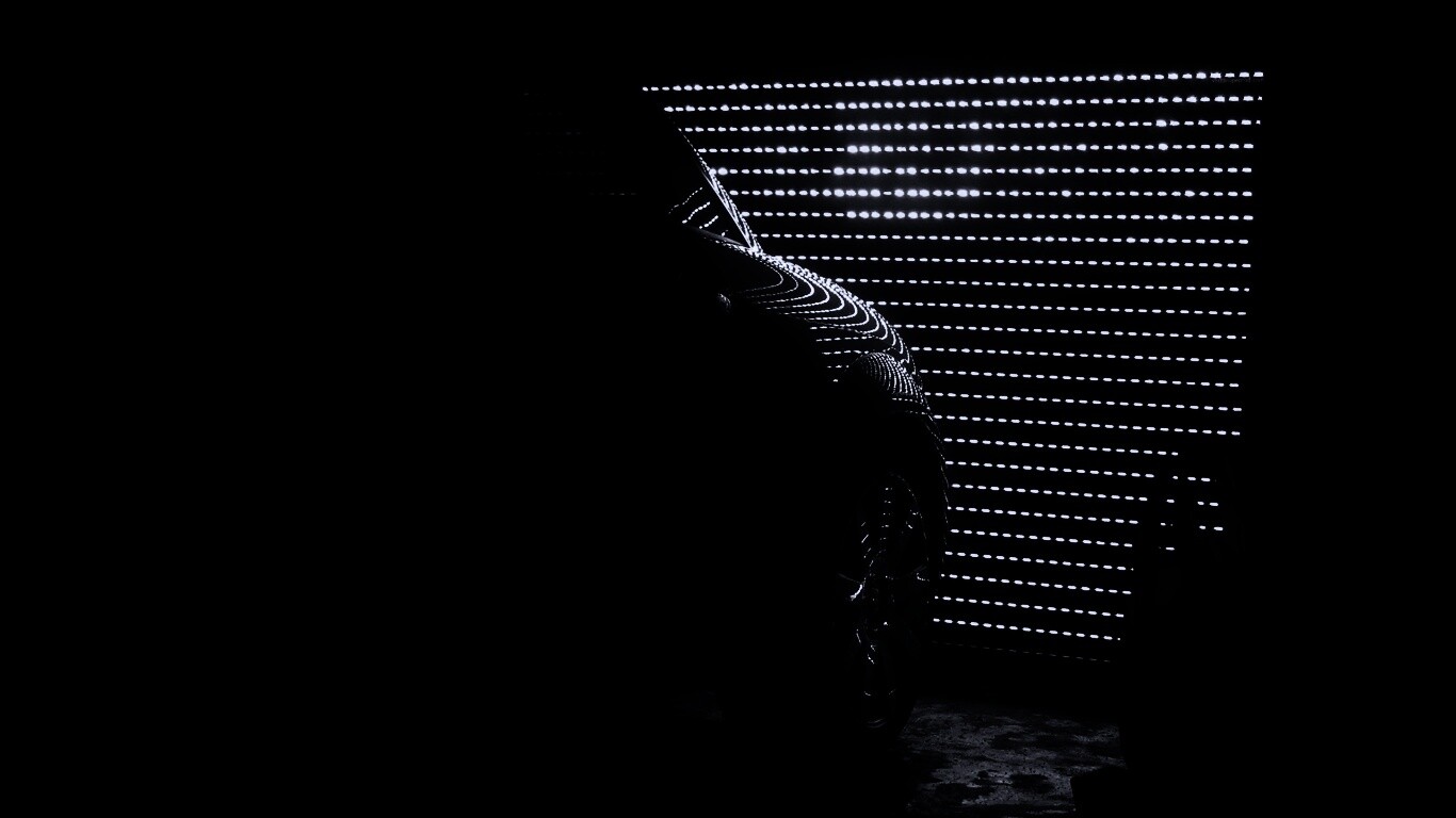 Машина в закрытом гараже обои