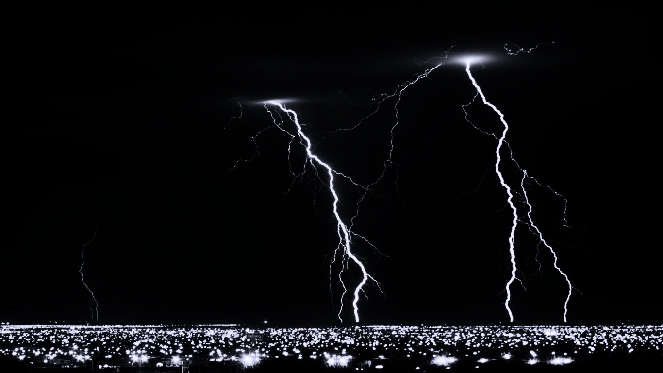 Гроза над городом обои