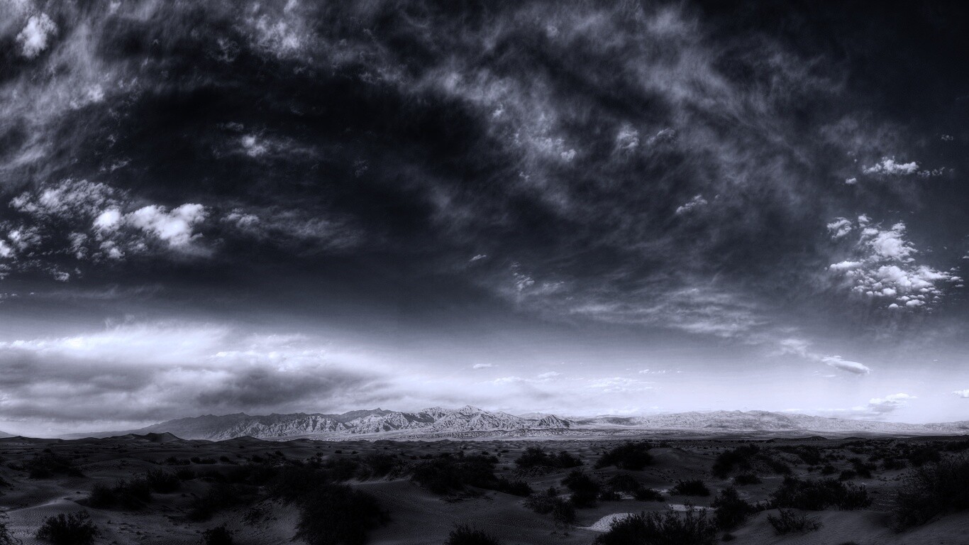 Горы в пустыне обои