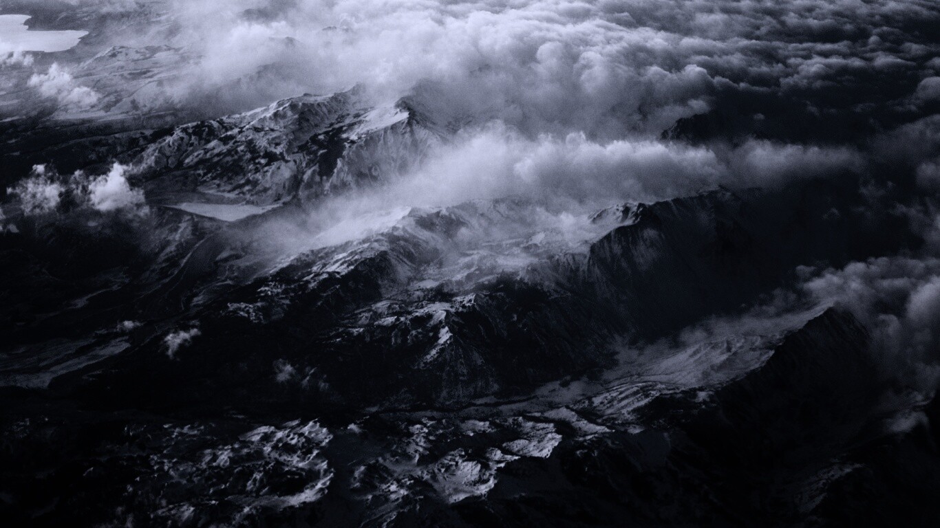 Облака в горах обои