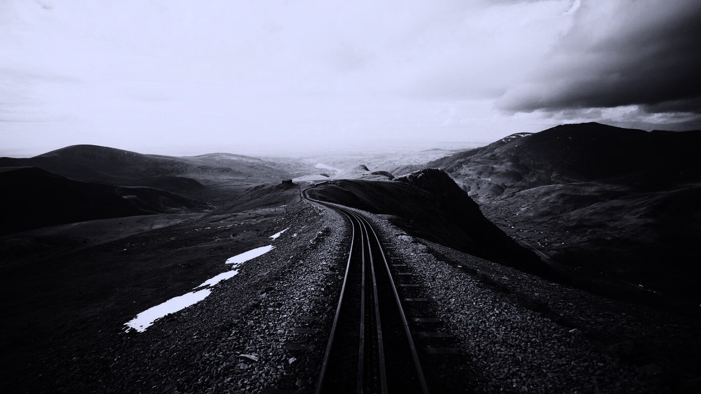 Рельсы уходящие вдаль обои