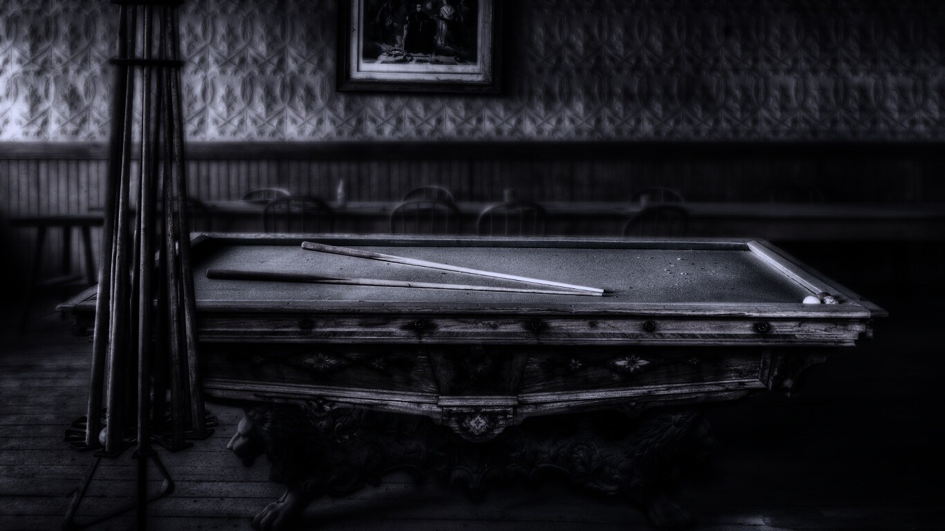 Старинный бильярдный стол обои