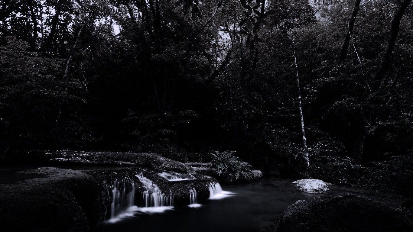 Водопадик в осеннем лесу обои