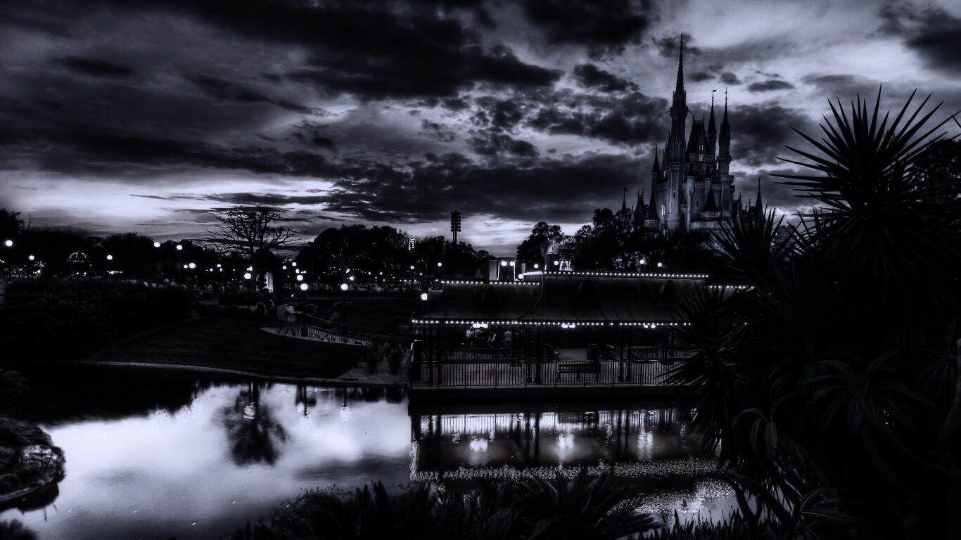 Диснеёленд вечером обои