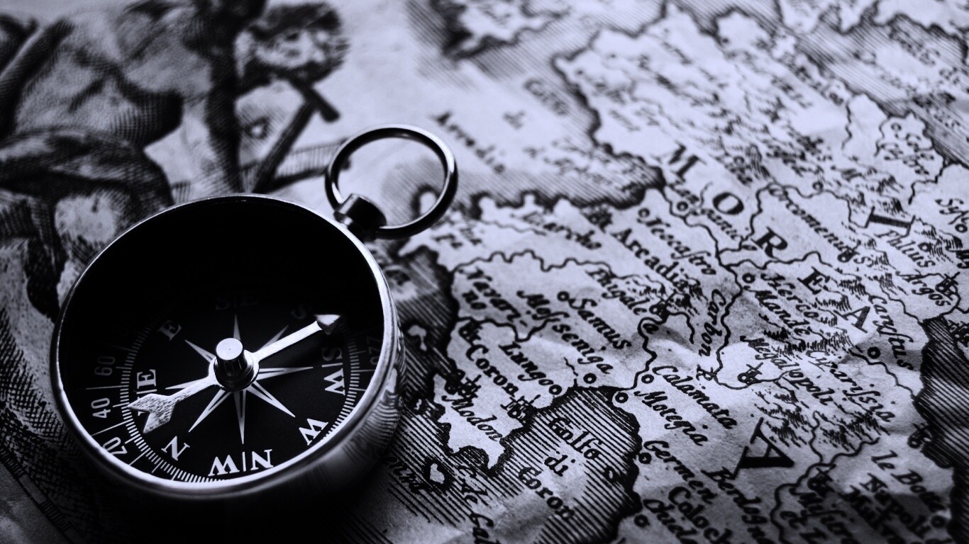 Компас и карта обои