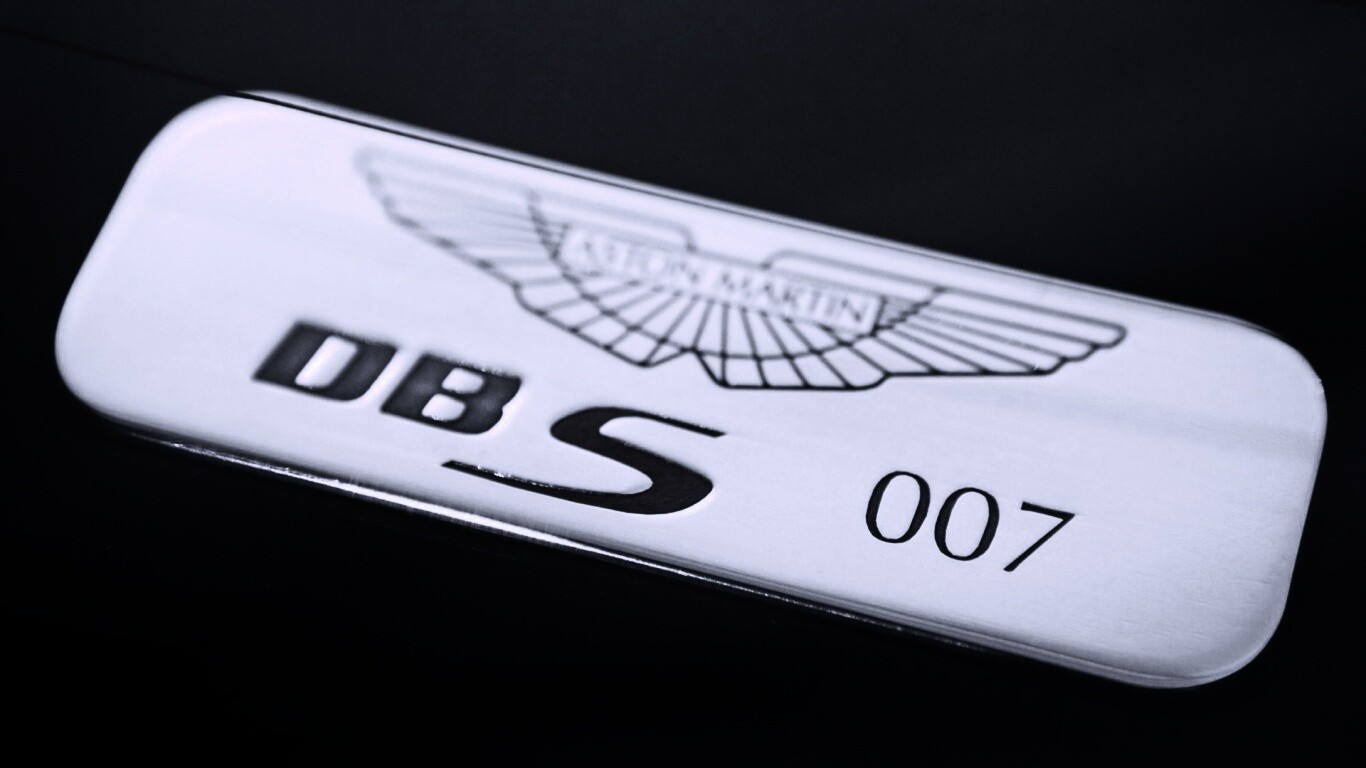 Астон Мартин Джеймса Бонда, табличка обои