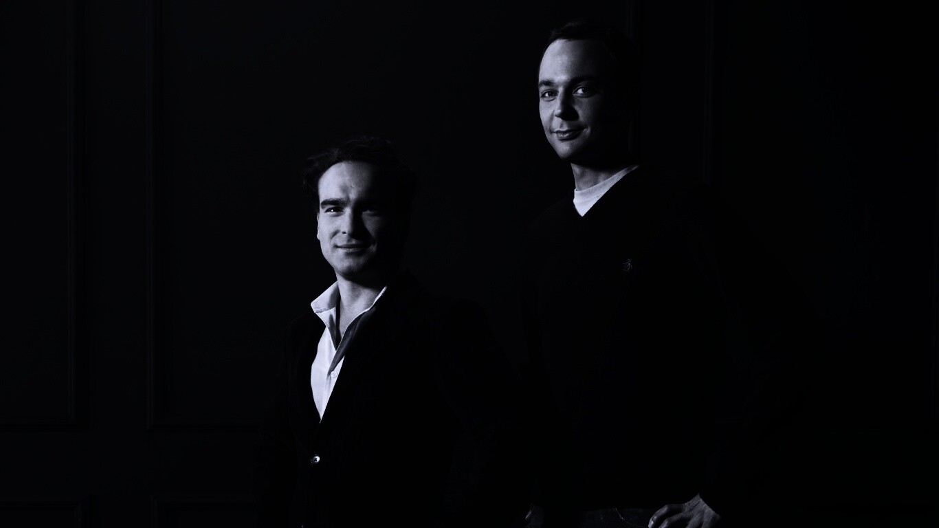 Джонни Галаки и Джим Парсонс обои