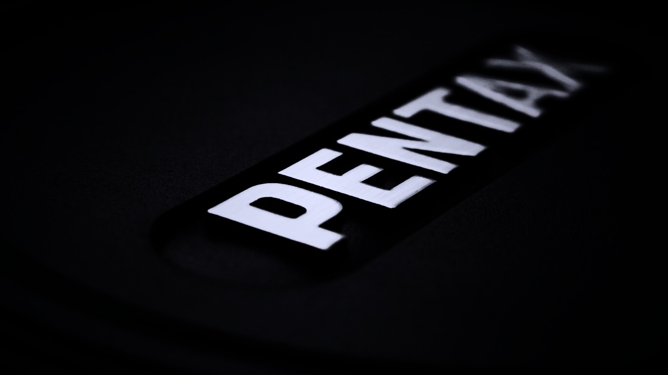 Фотоаппарат пентакс лого обои