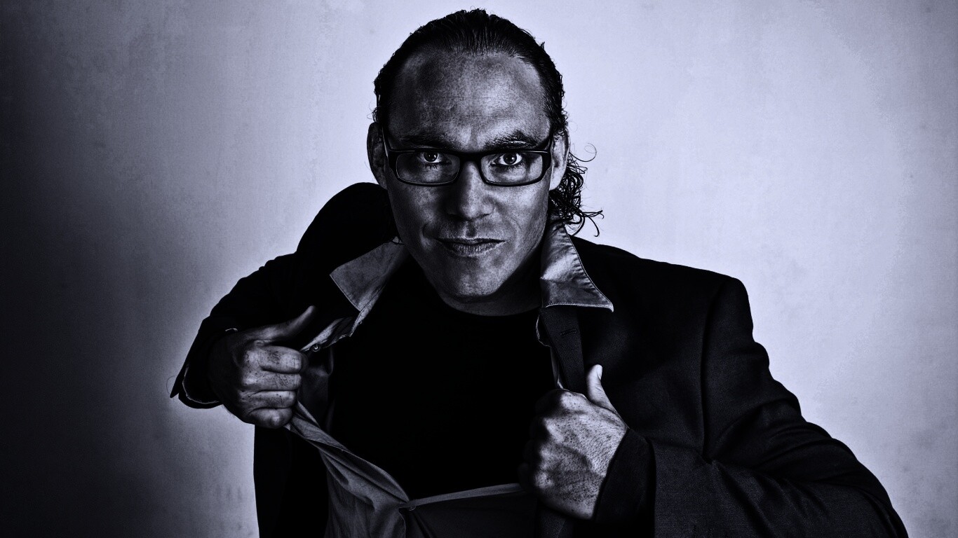 Спешит на помощь обои