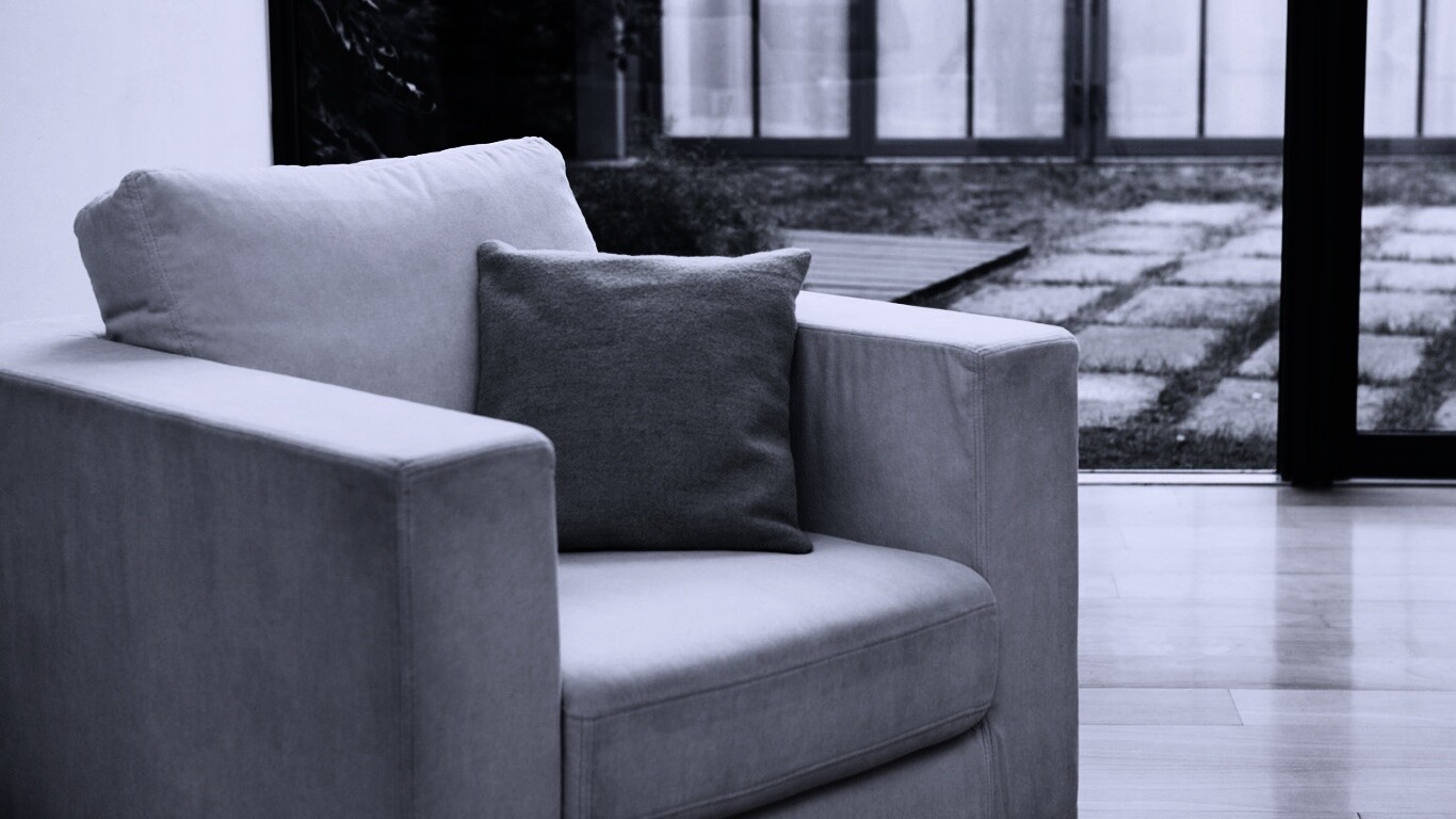 Кресло на даче обои