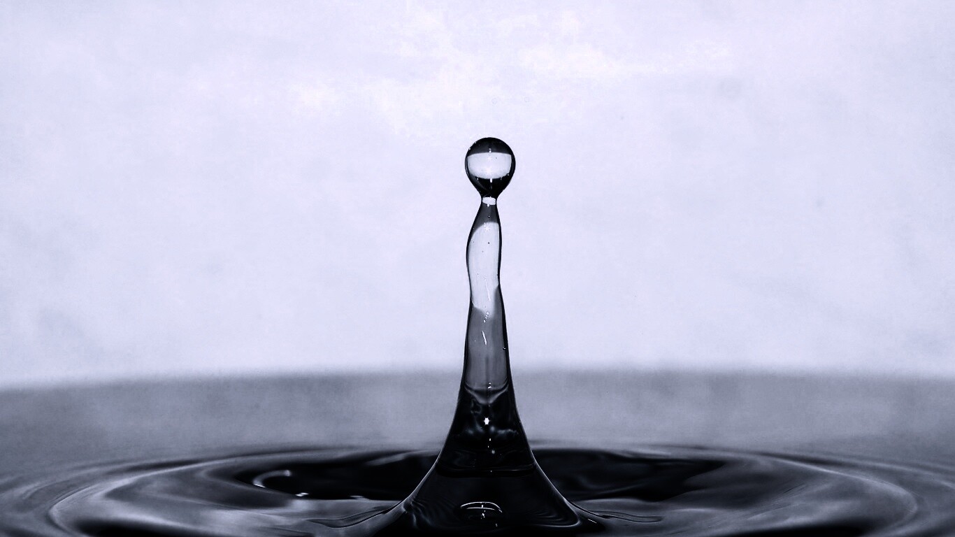 Падение капли обои