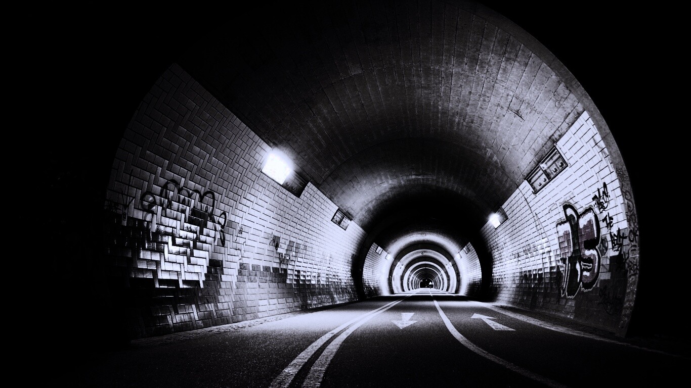 Тоннель и граффити на стенах обои