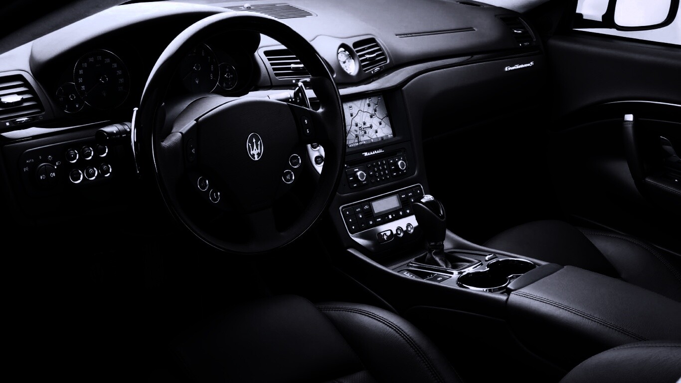 Салон Maserati Granturismo обои