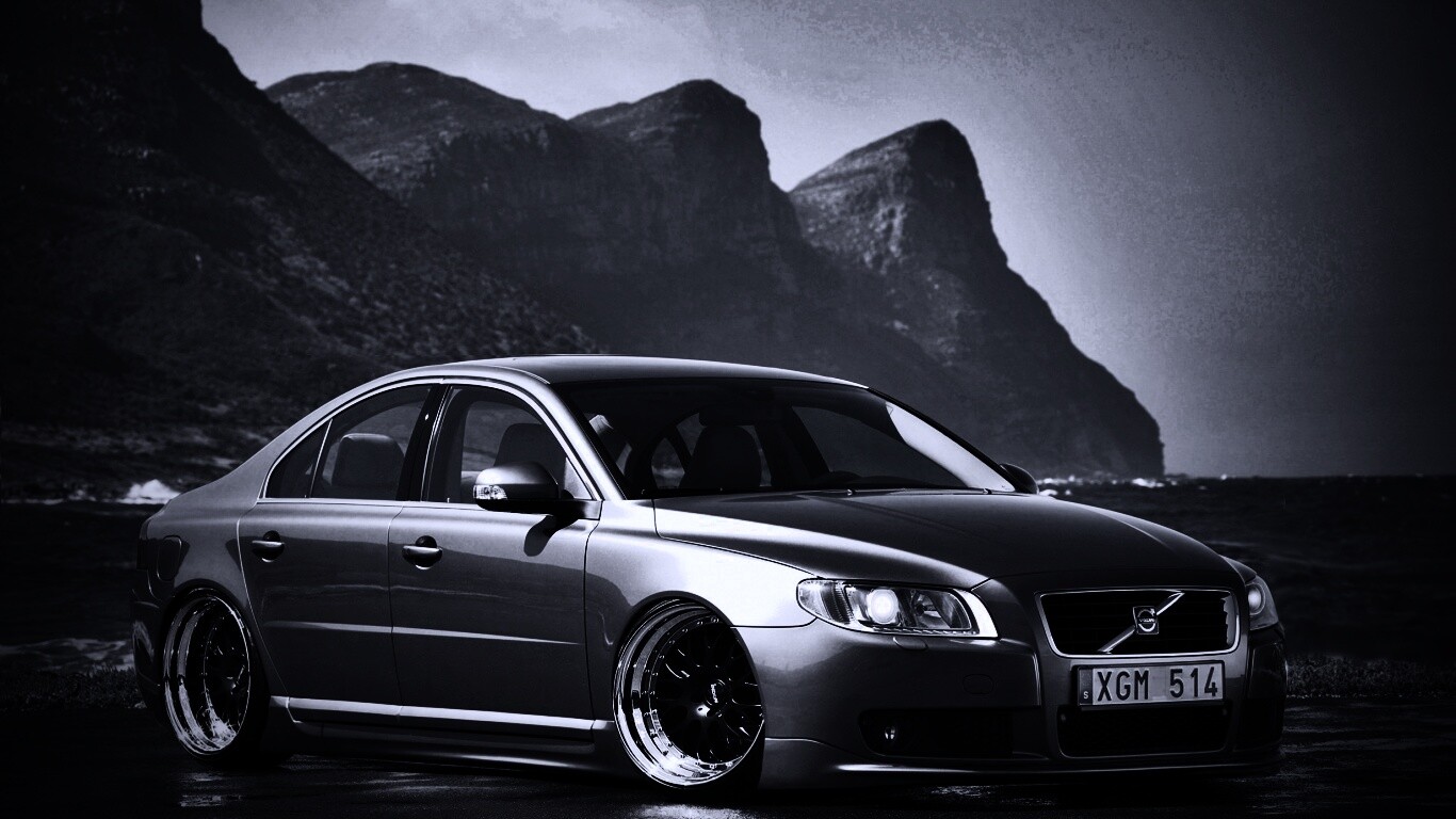 Вольво на берегу обои