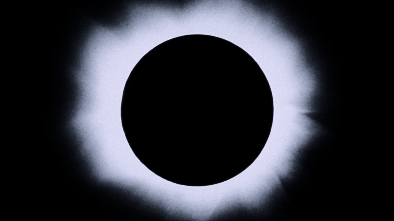 Полное солнечное затмение обои
