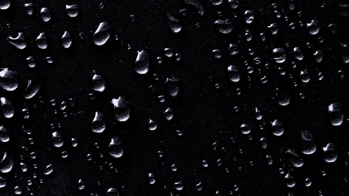 Капли воды на темной поверхности обои