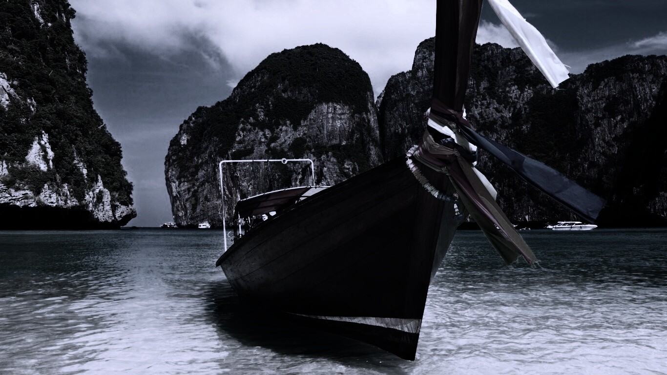 Лодка в райских водах обои