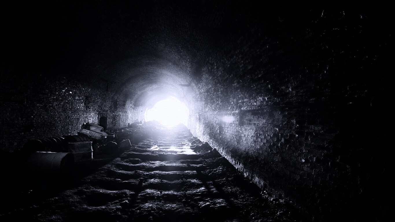 Захламленный тоннель обои