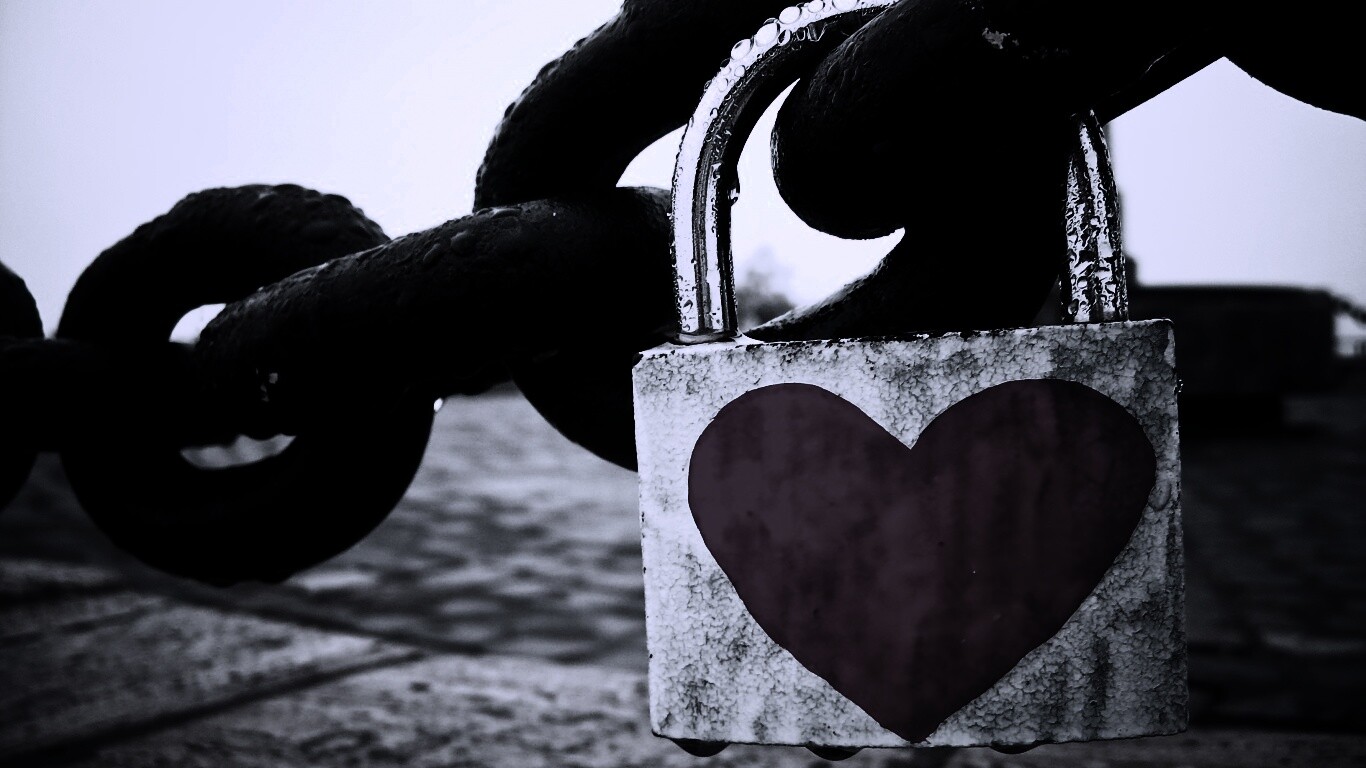 Замочек для влюбленных обои