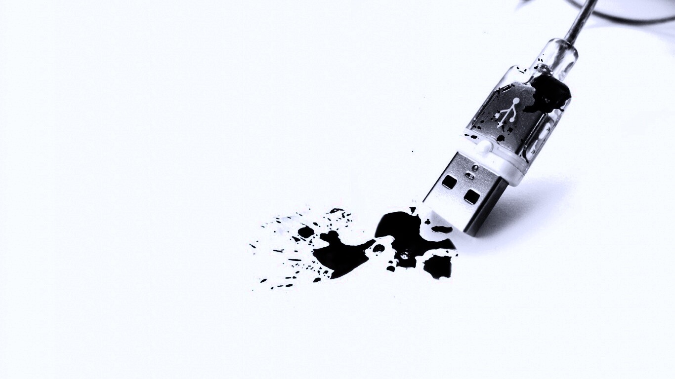 Кровавый usb обои