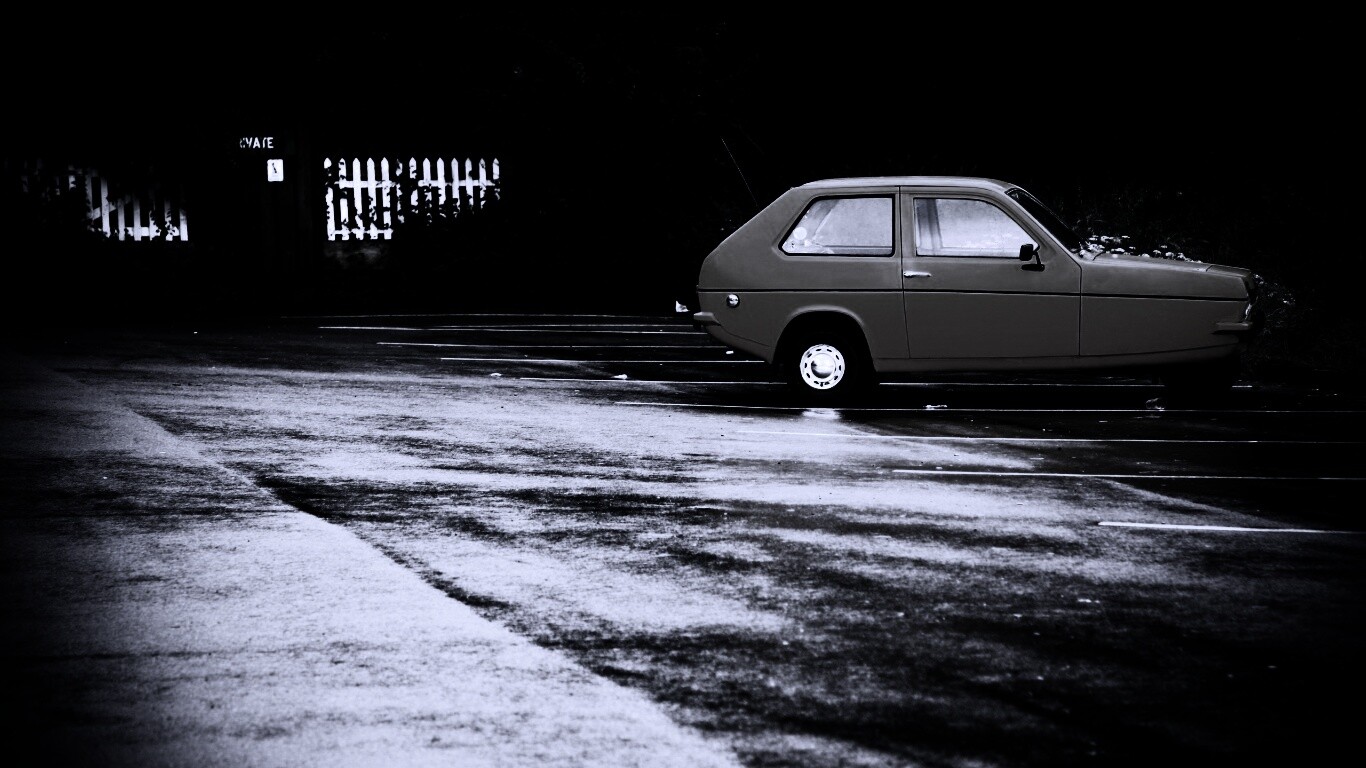 Трёхколёсный ретро автомобиль обои