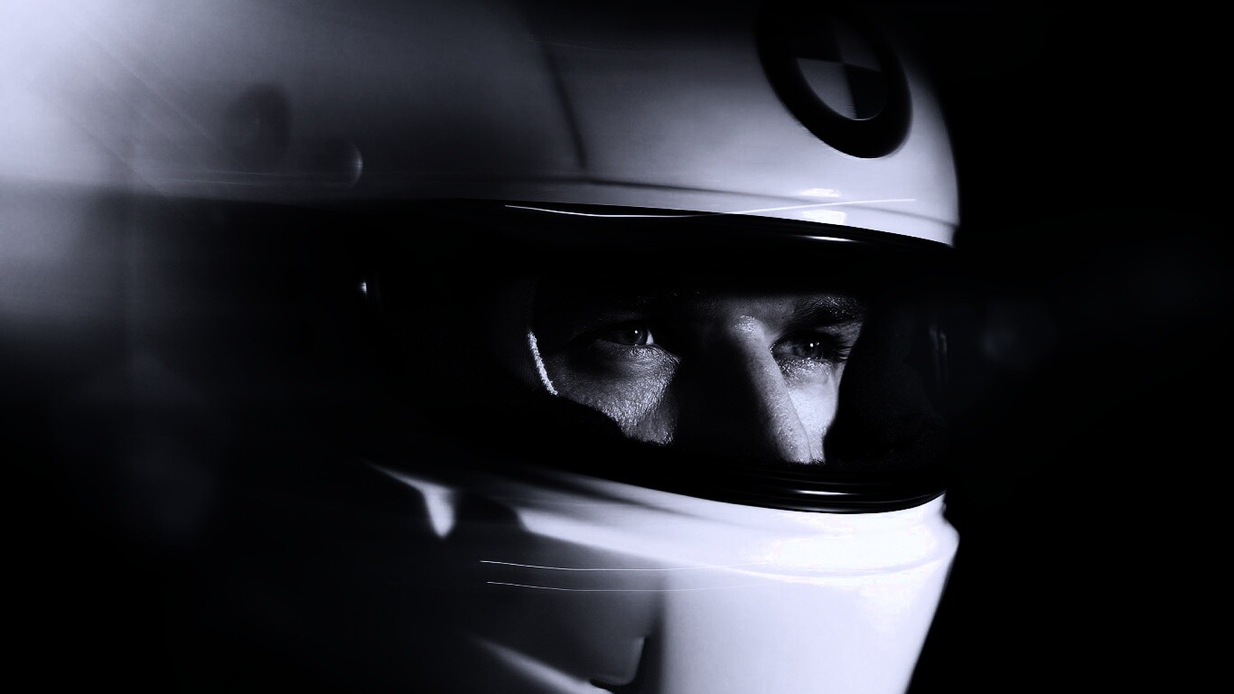 Гонщик BMW обои