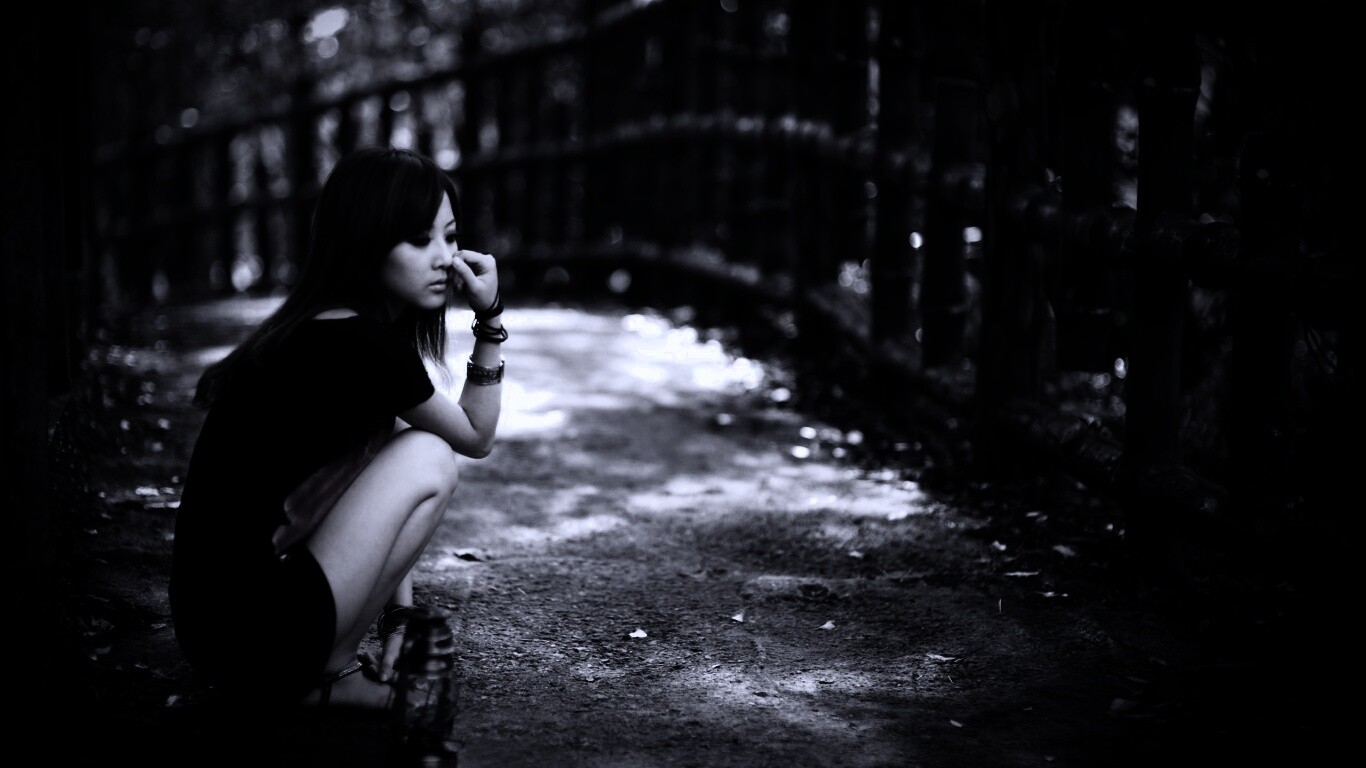 Грустная японская девушка обои