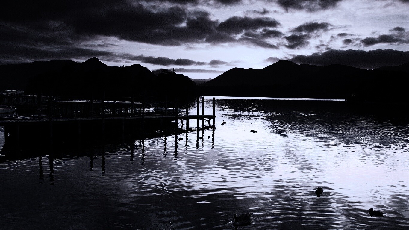 Причал на озере и утки обои