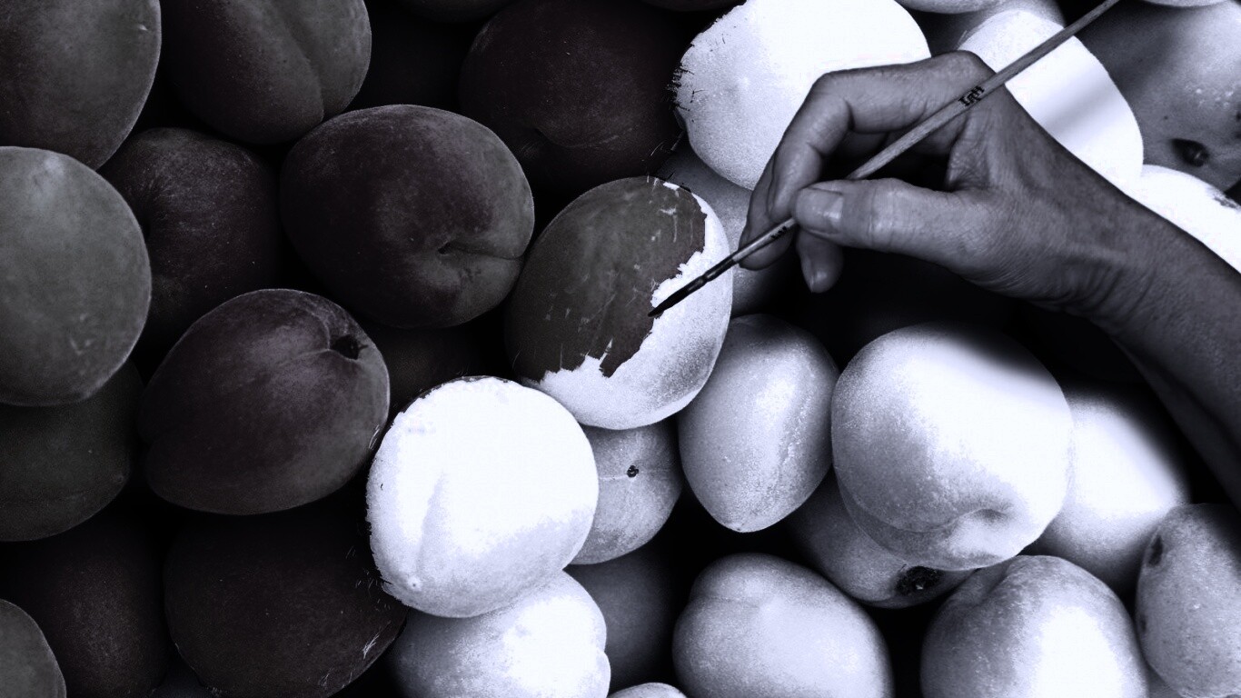 Крася абрикосы обои